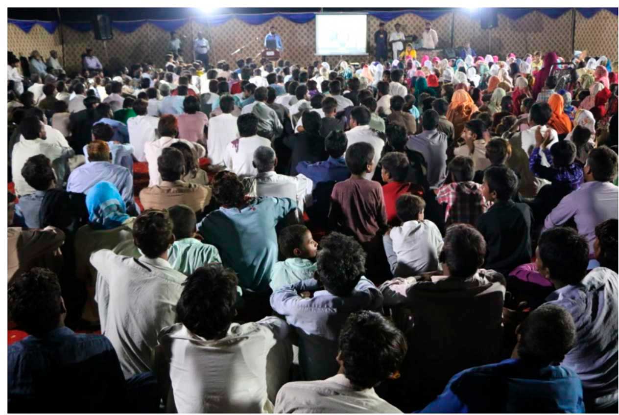 Preaching via Skype in Pakistan (Photo by Rizwan Fazal) Preaching via Skype in Pakistan (Photo by Rizwan Fazal)
